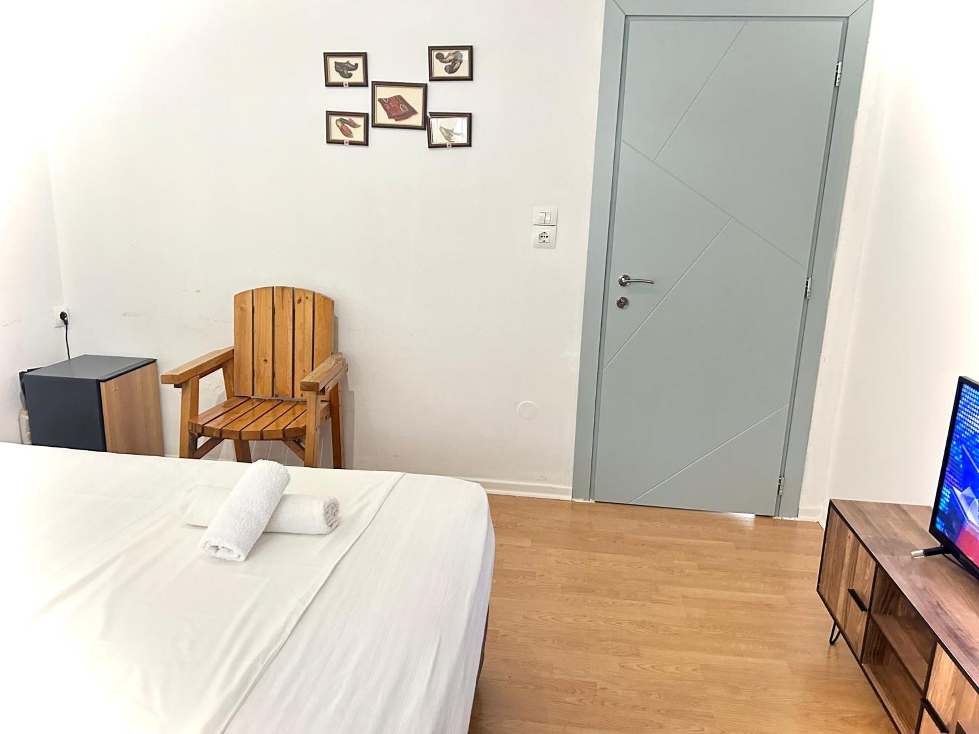 Budget Retreat Tirana & Studios מראה חיצוני תמונה